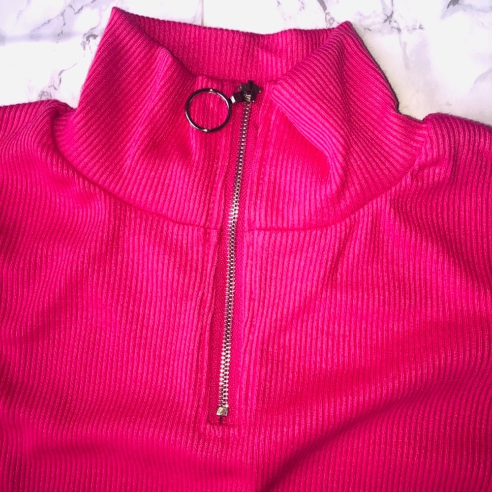 Pink Long Sleeve Crop Top 💗 - Picture 2 of 4